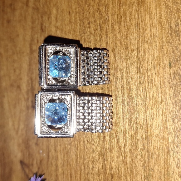 Blue Swarovski And Sliver Tone Link Cufflinks - Picture 2 of 5